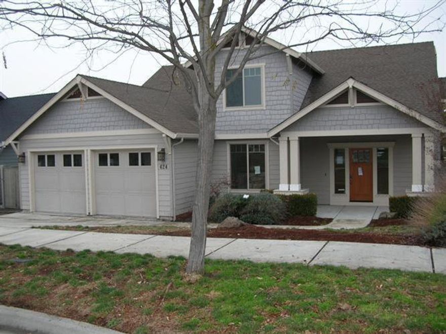 This is a Fannie Mae HomePath property. Beautiful home in East Medford. Gorgeous kitchen with some appliances, lovely hardwood flooring. Large living area with vaulted ceiling and cozy fireplace. Wonderful master suite. Fenced in backyard, nice deck for entertaining. This is a must tour!!!