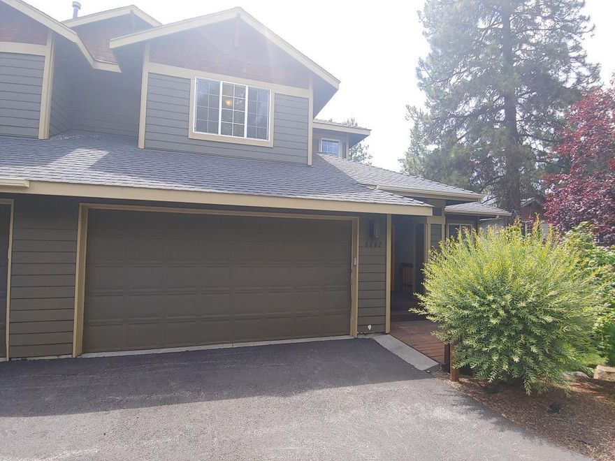 Charming Duplex with double garage. Private views and flat driveway! 3 Bedrooms and 35 Baths. -