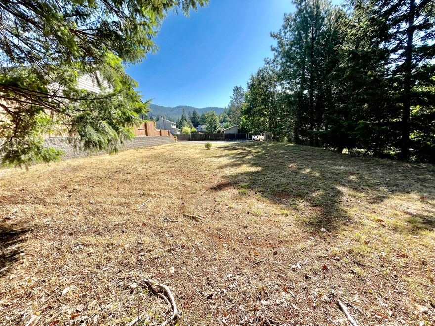 Ready to build! One of the last lots in this subdivision is ready for your vision! Formed in 2005, all homes are recently constructed and show pride of ownership! Utilities are at the property line. Close to town and schools. CCR's but no HOA or fees.