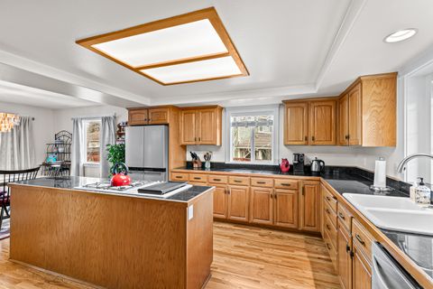 Tiny photo for 1120 Barrington Circle, Ashland, OR 97520 (MLS # 220217237)