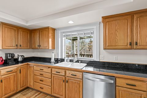 Tiny photo for 1120 Barrington Circle, Ashland, OR 97520 (MLS # 220217237)