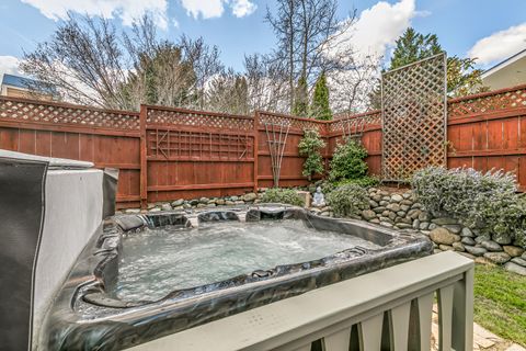 Tiny photo for 1120 Barrington Circle, Ashland, OR 97520 (MLS # 220217237)