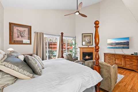 Tiny photo for 1120 Barrington Circle, Ashland, OR 97520 (MLS # 220217237)