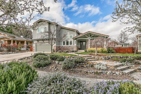 Photo of 1120 Barrington Circle, Ashland, OR 97520 (MLS # 220217237)