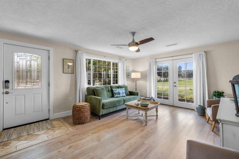 Tiny photo for 21298 SW Young Avenue, Bend, OR 97703 (MLS # 220221316)