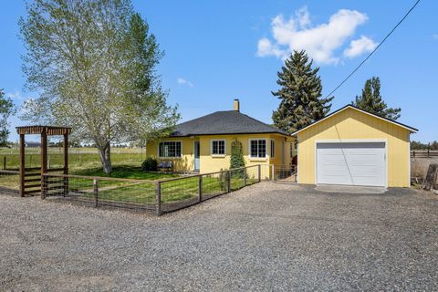 Photo of 21298 SW Young Avenue, Bend, OR 97703 (MLS # 220221316)
