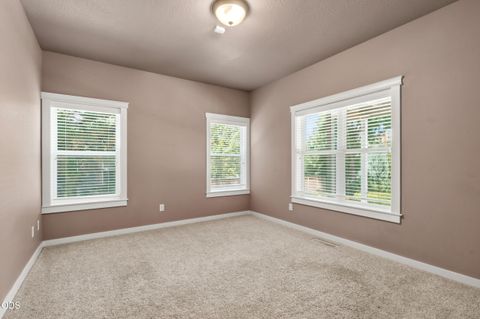 Tiny photo for 4643 Hathaway Drive, Medford, OR 97504 (MLS # 220223724)