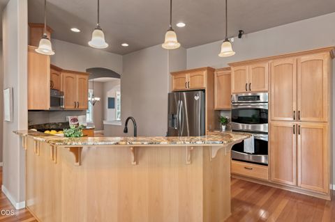 Tiny photo for 4643 Hathaway Drive, Medford, OR 97504 (MLS # 220223724)