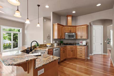 Tiny photo for 4643 Hathaway Drive, Medford, OR 97504 (MLS # 220223724)