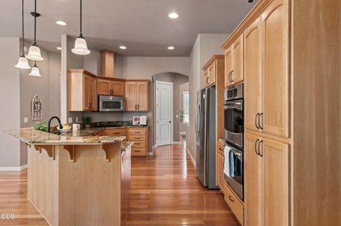 Tiny photo for 4643 Hathaway Drive, Medford, OR 97504 (MLS # 220223724)