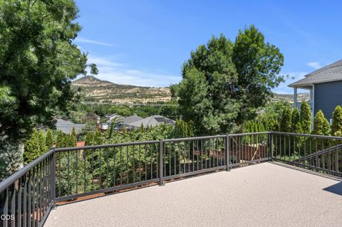 Tiny photo for 4643 Hathaway Drive, Medford, OR 97504 (MLS # 220223724)