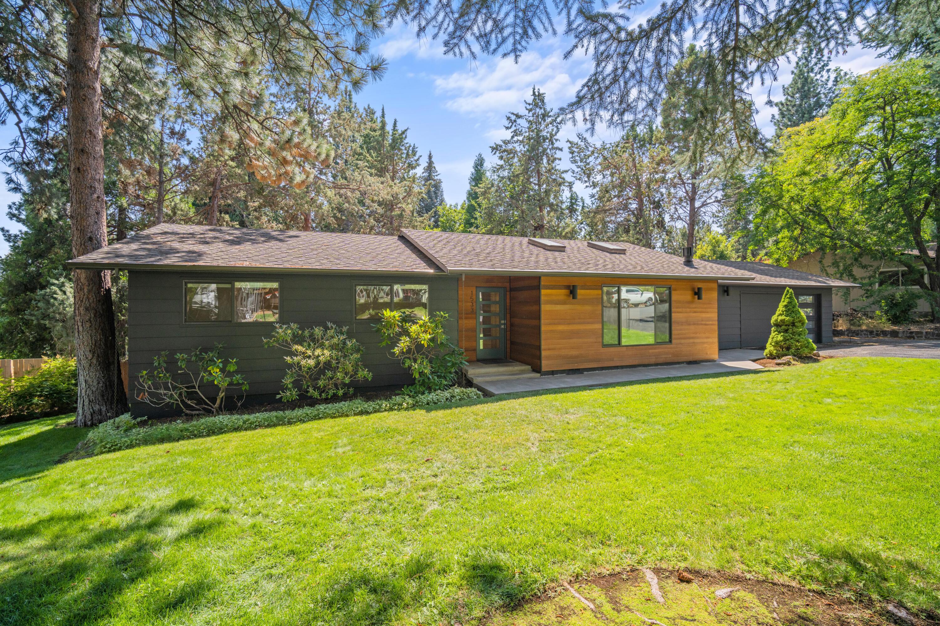 Pine West - Residential