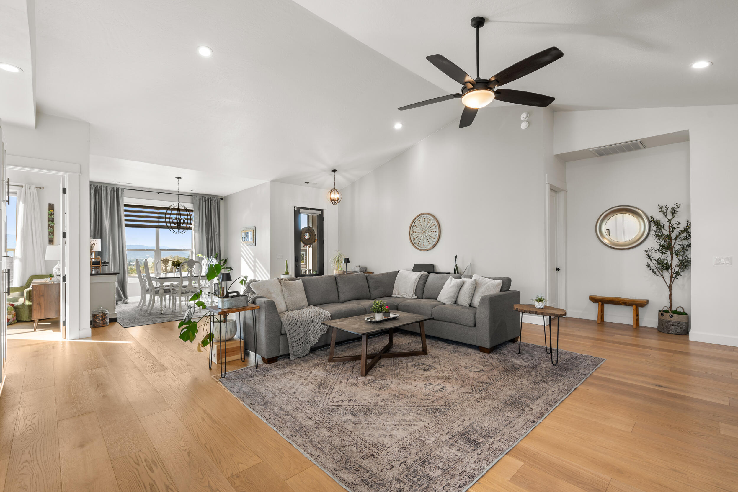 Bella Vista Heights Phases 1 & 2 - Residential