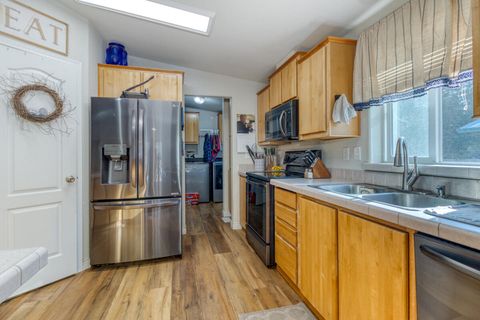 Tiny photo for 53772 2nd Street, La Pine, OR 97739 (MLS # 220214101)