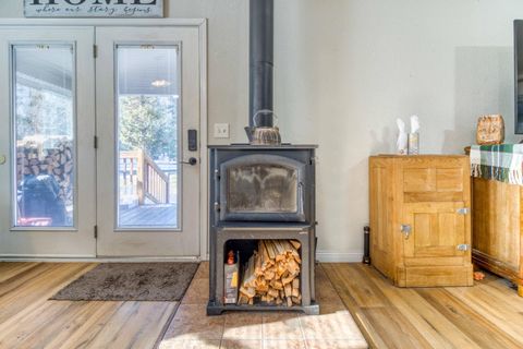 Tiny photo for 53772 2nd Street, La Pine, OR 97739 (MLS # 220214101)