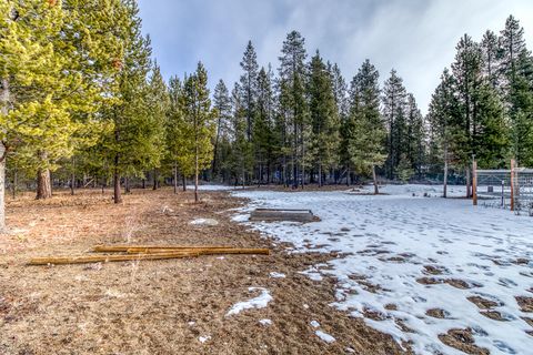 Tiny photo for 53772 2nd Street, La Pine, OR 97739 (MLS # 220214101)