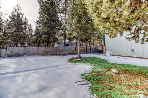 Tiny photo for 53772 2nd Street, La Pine, OR 97739 (MLS # 220214101)