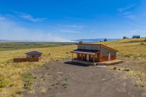 Photo of 54706 Oregon 31, Summer Lake, OR 97640 (MLS # 220228928)