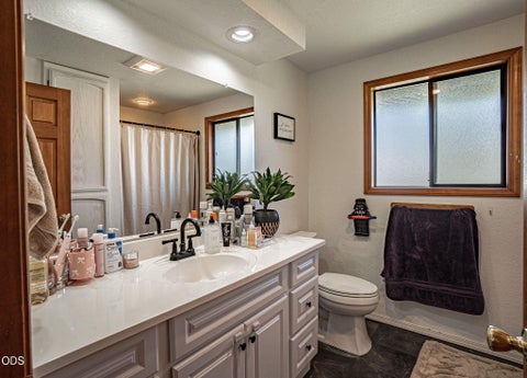 Tiny photo for 5247 Dobrot Way, Central Point, OR 97502 (MLS # 220222931)