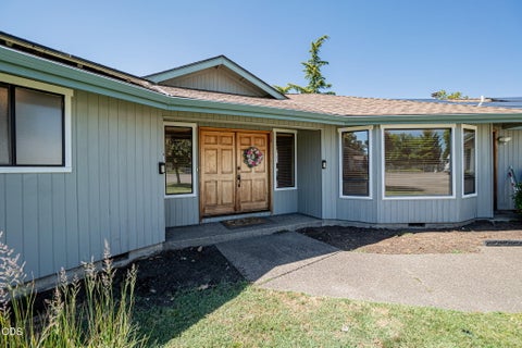 Tiny photo for 5247 Dobrot Way, Central Point, OR 97502 (MLS # 220222931)