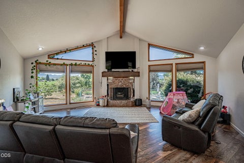 Tiny photo for 5247 Dobrot Way, Central Point, OR 97502 (MLS # 220222931)