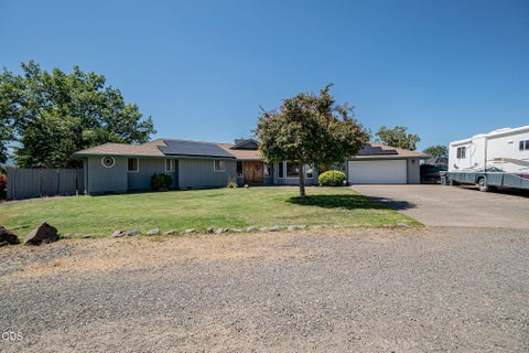 Photo of 5247 Dobrot Way, Central Point, OR 97502 (MLS # 220222931)