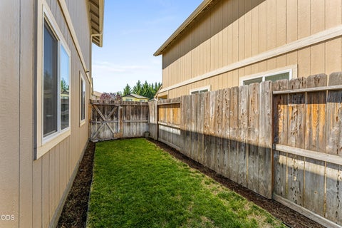 Tiny photo for 333 SW Bayou Place, Grants Pass, OR 97526 (MLS # 220226986)