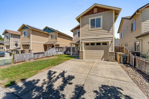 Tiny photo for 333 SW Bayou Place, Grants Pass, OR 97526 (MLS # 220226986)