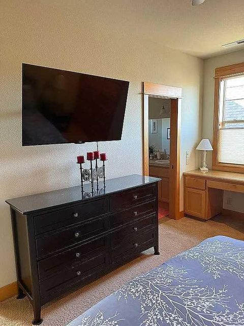 Tiny photo for 11122 Bunk House Lane, Redmond, OR 97756 (MLS # 220212671)