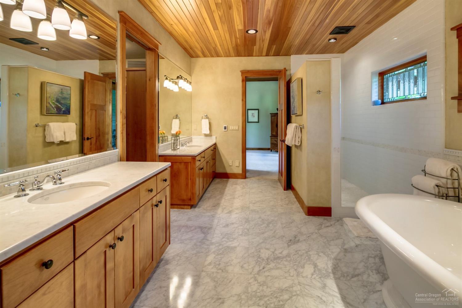 Broken Top - Residential