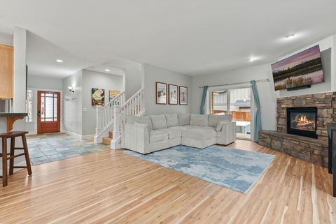 Tiny photo for 20668 Blanca Drive, Bend, OR 97701 (MLS # 220212554)