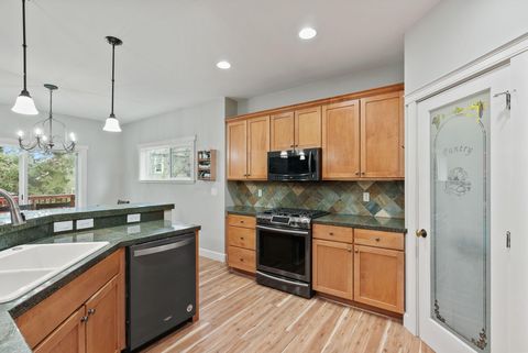 Tiny photo for 20668 Blanca Drive, Bend, OR 97701 (MLS # 220212554)
