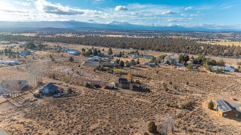 Tiny photo for 65280 94th Street, Bend, OR 97703 (MLS # 220217451)