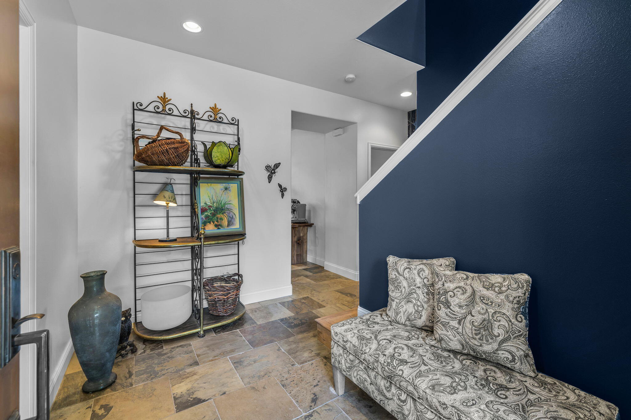 2543 NW Crossing Drive