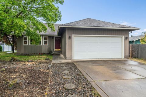 256 Tierra Circle Eagle Point OR 97524