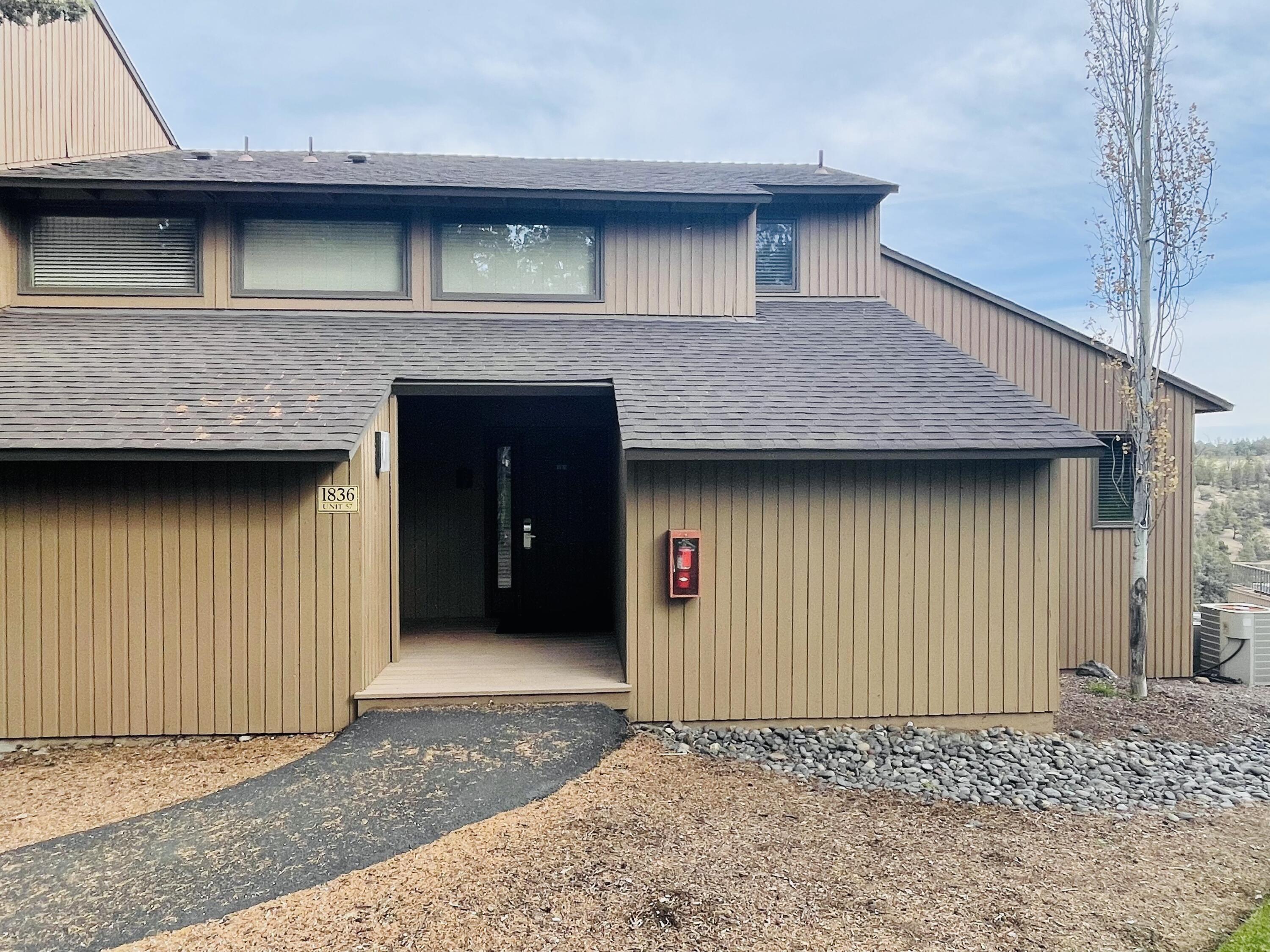 1836 Redtail Hawk Drive RV57G