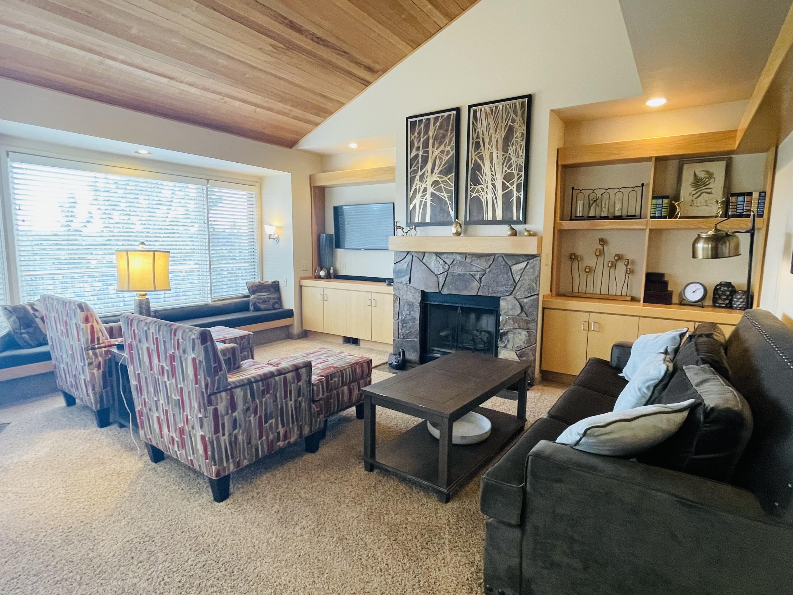 1836 Redtail Hawk Drive RV57G