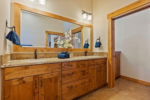 Tiny photo for 16892 Royal Coachman Drive, Sisters, OR 97759 (MLS # 220215616)