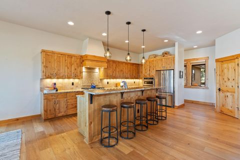 Tiny photo for 16892 Royal Coachman Drive, Sisters, OR 97759 (MLS # 220215616)