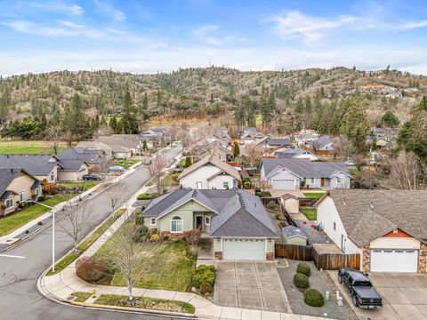Tiny photo for 2092 SW Ford Street, Grants Pass, OR 97526 (MLS # 220213222)