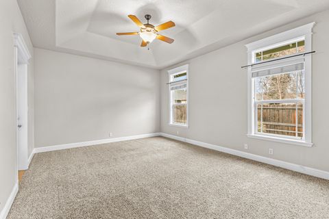 Tiny photo for 2092 SW Ford Street, Grants Pass, OR 97526 (MLS # 220213222)