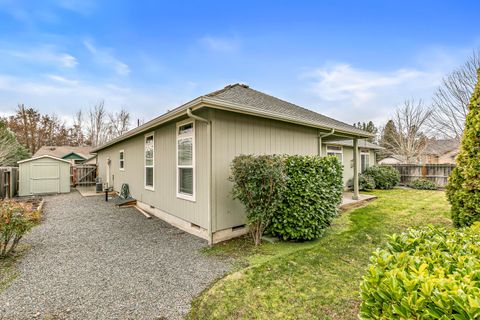 Tiny photo for 2092 SW Ford Street, Grants Pass, OR 97526 (MLS # 220213222)