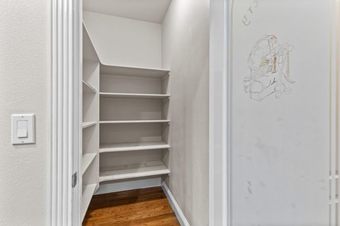 Tiny photo for 2092 SW Ford Street, Grants Pass, OR 97526 (MLS # 220213222)