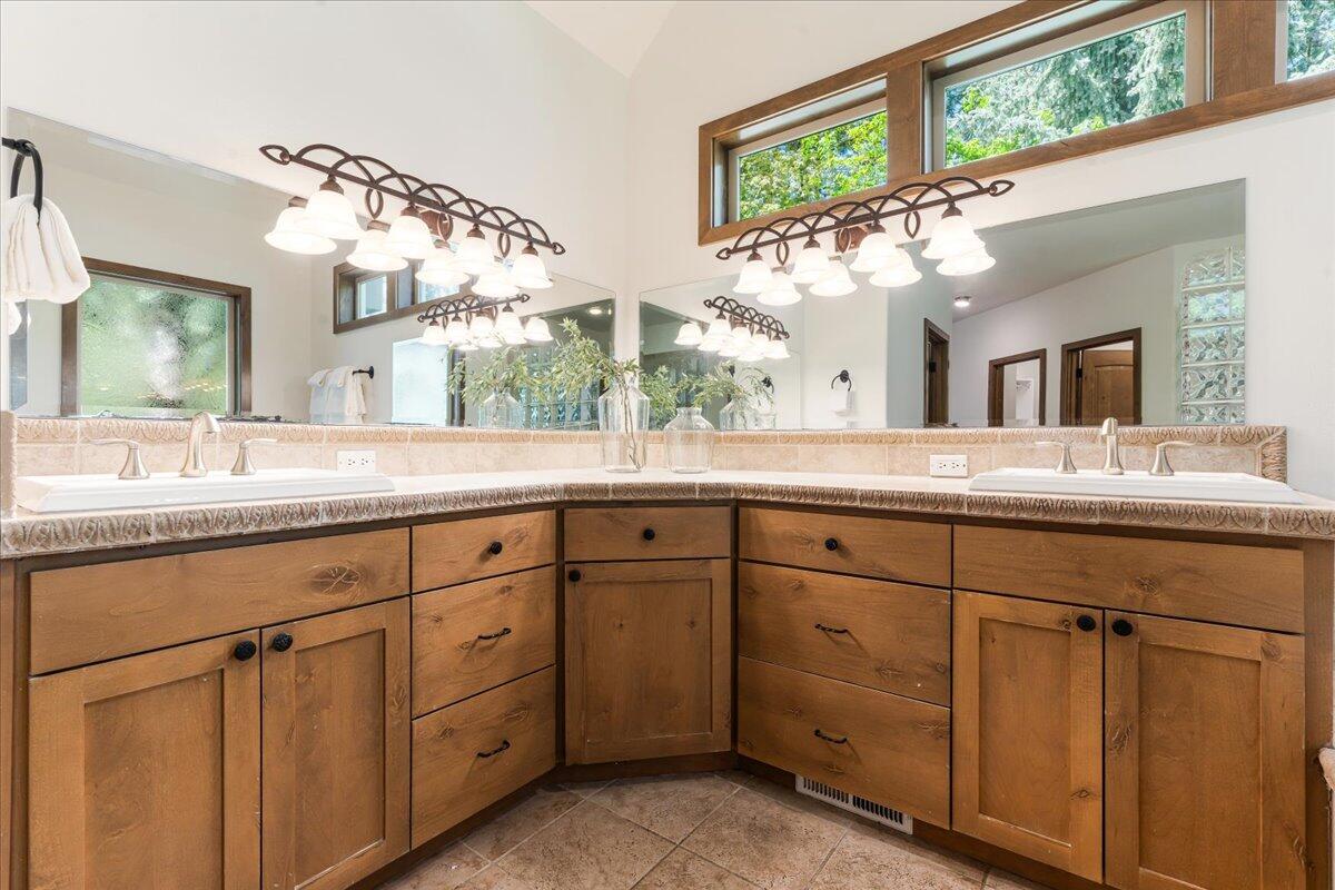 Broken Top - Residential