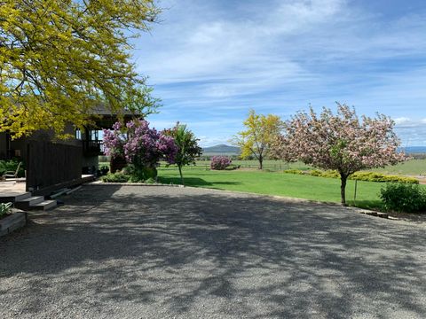 Tiny photo for 2490 NW Deschutes Drive, Madras, OR 97741 (MLS # 220212484)