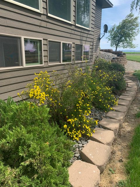 Tiny photo for 2490 NW Deschutes Drive, Madras, OR 97741 (MLS # 220212484)