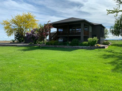 Tiny photo for 2490 NW Deschutes Drive, Madras, OR 97741 (MLS # 220212484)