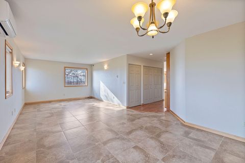 Tiny photo for 2490 NW Deschutes Drive, Madras, OR 97741 (MLS # 220212484)