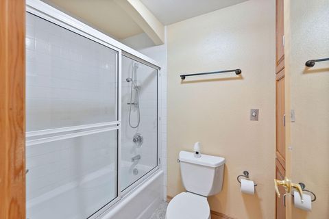 Tiny photo for 2490 NW Deschutes Drive, Madras, OR 97741 (MLS # 220212484)