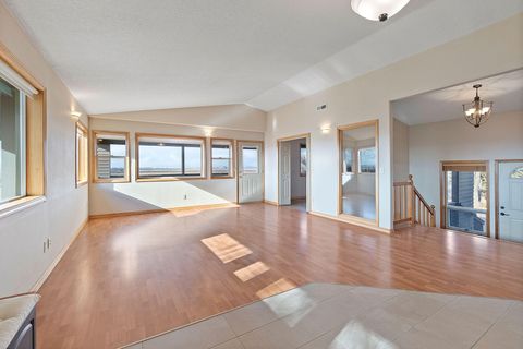 Tiny photo for 2490 NW Deschutes Drive, Madras, OR 97741 (MLS # 220212484)